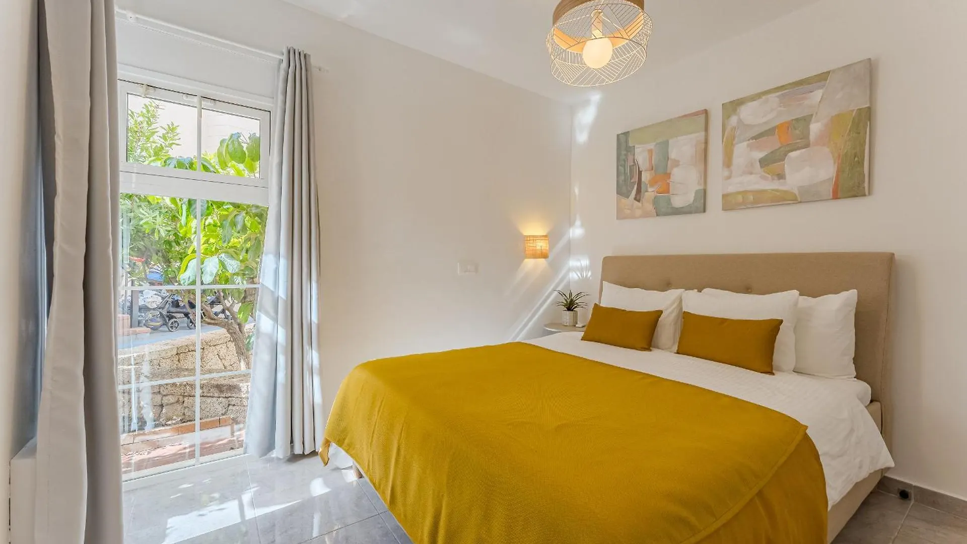 Yucca Park 1 Bed Apartment 阿德耶